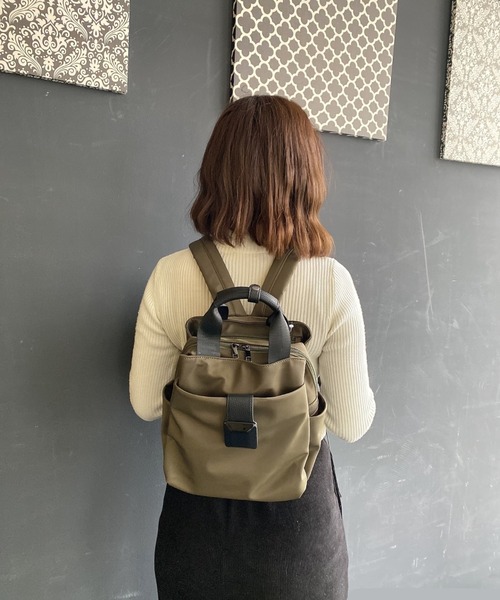 LEBELIER(ルベリエ)の「ブラックスクエアリュック(トートバッグ・レディース・グレー/ブラック/カーキ/オリーブ/モカ/ネイビー・FREE)」の13枚目の写真
