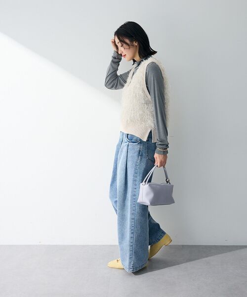 Green　Parks（グリーンパークス）の「ラメ入り毛足ニットベスト（ベスト・レディース・ホワイト系その他2/グレー・FREE）」の4枚目の写真