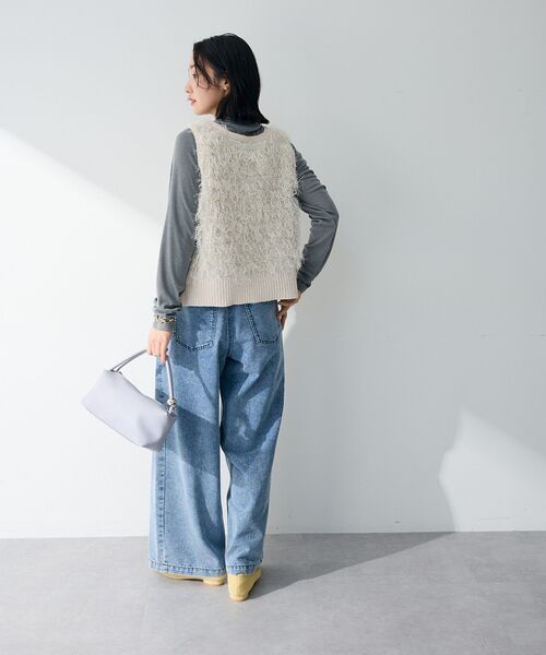 Green　Parks（グリーンパークス）の「ラメ入り毛足ニットベスト（ベスト・レディース・ホワイト系その他2/グレー・FREE）」の5枚目の写真