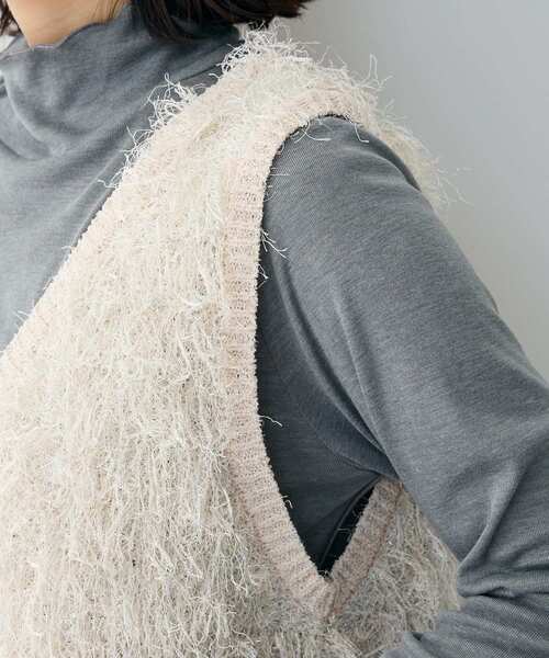 Green　Parks（グリーンパークス）の「ラメ入り毛足ニットベスト（ベスト・レディース・ホワイト系その他2/グレー・FREE）」の11枚目の写真