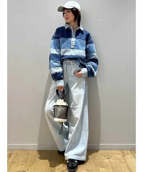 GAP(ギャップ)の「ミッドライズ ウルトラソフト イージーウエスト バギーデニム(デニムパンツ・レディース・ライトインディゴブルー・S/XS/M/L/XXS)」の11枚目の写真