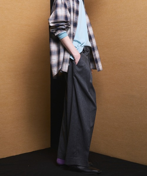MAISON SPECIAL（メゾンスペシャル）の「《UNISEX》LINEN MIX Two-tuck Prime-Wide Tapered Slacks/リネンミックスプライムワイドツータックテーパードスラックス【MAISON SPECIAL/メゾンスペシャル】■セットアップ対応■（スラックス・メンズ・ブラック/ネイビー/アイボリー・2/1/0）」の13枚目の写真
