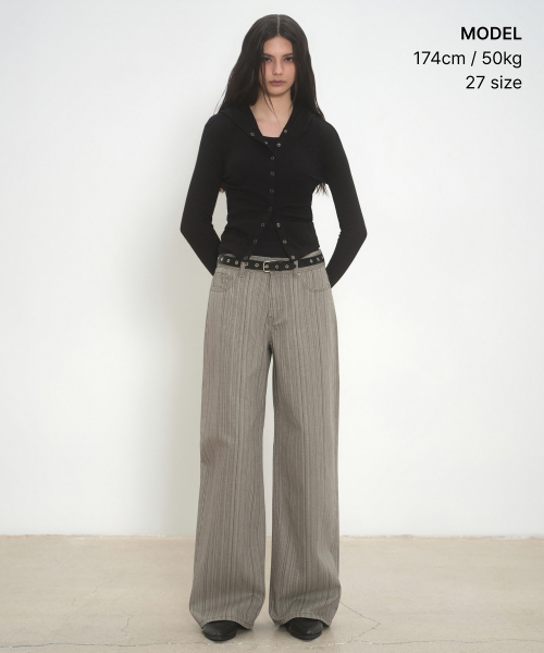 MUSINSA STANDARD WOMAN（ムシンサスタンダードウーマン）の「ウィメンズバーチカルストライプワイドパンツ[グレイッシュベージュ]（その他パンツ・レディース・その他・30/24/25/26/27/28/29）」の2枚目の写真