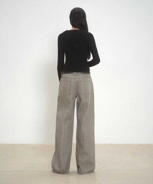 MUSINSA STANDARD WOMAN（ムシンサスタンダードウーマン）の「ウィメンズバーチカルストライプワイドパンツ[グレイッシュベージュ]（その他パンツ・レディース・その他・30/24/25/26/27/28/29）」の3枚目の写真