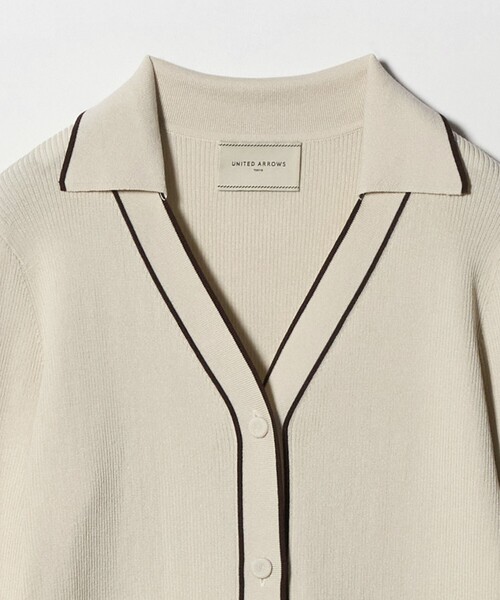 UNITED ARROWS（ユナイテッドアローズ）の「スキッパー リブカーディガン ‐ウォッシャブル‐（カーディガン/ボレロ・レディース・ベージュ/ネイビー・FREE）」の7枚目の写真
