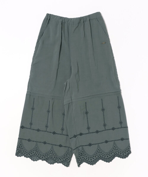 SUPER HAKKA（スーパーハッカ）の「レーヨンナイロンツイル　フラワーポイントスカラップ刺繍ワイドパンツ（その他パンツ・レディース・ブラック/グレー/ベージュ・FREE）」の2枚目の写真