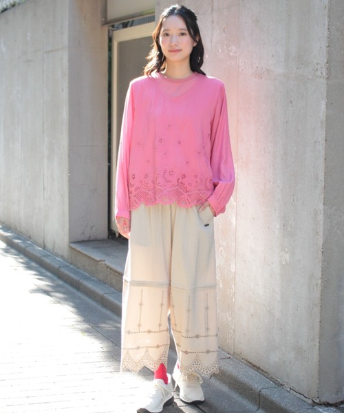 SUPER HAKKA（スーパーハッカ）の「レーヨンナイロンツイル　フラワーポイントスカラップ刺繍ワイドパンツ（その他パンツ・レディース・ブラック/グレー/ベージュ・FREE）」の6枚目の写真