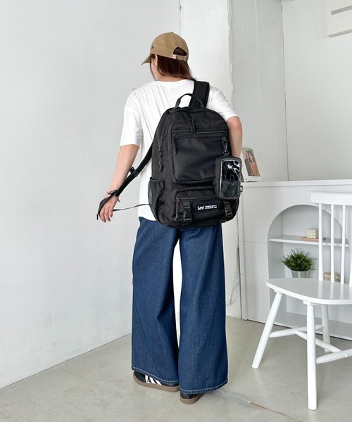 Lee(リー)の「Lee/撥水バックルリュッククリアポーチ付き/約17L/デイリーユース/PC収納/ユニセックス(バックパック/リュック・レディース・ブラック×ブラック・FREE)」の8枚目の写真