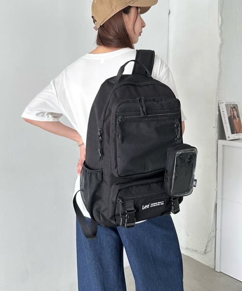 Lee(リー)の「Lee/撥水バックルリュッククリアポーチ付き/約17L/デイリーユース/PC収納/ユニセックス(バックパック/リュック・レディース・ブラック×ブラック・FREE)」の4枚目の写真
