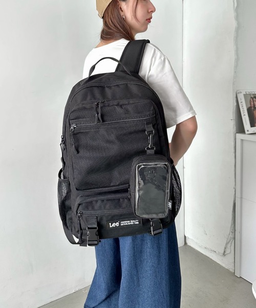 Lee(リー)の「Lee/撥水バックルリュッククリアポーチ付き/約17L/デイリーユース/PC収納/ユニセックス(バックパック/リュック・レディース・ブラック×ブラック・FREE)」の3枚目の写真
