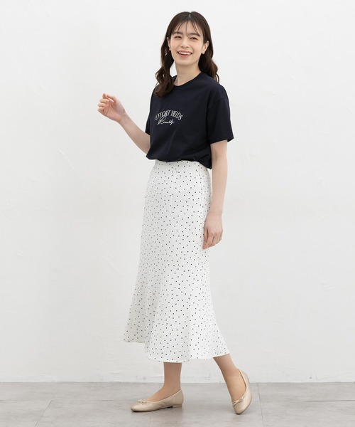 Honeys(ハニーズ)の「【ハニさら・接触冷感・UVカット・遮熱】きれいめロゴTシャツ(Tシャツ/カットソー・レディース・オフホワイト/ネイビー/ベージュ/ピンク/ブラック・LL/M/S/L)」の11枚目の写真