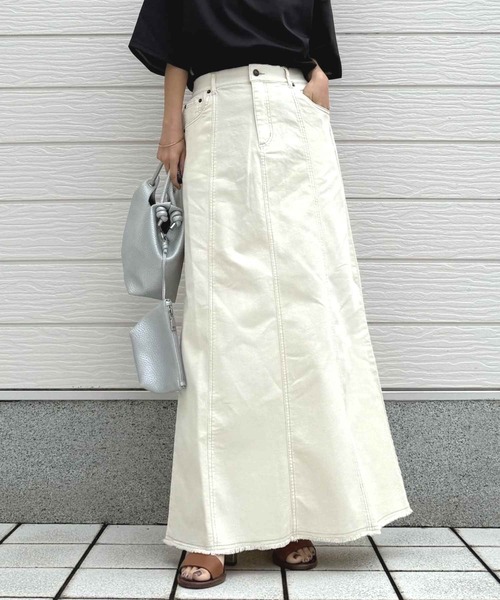 Q(キュー)の「ストレッチデニムナロースカート(スカート・レディース・ブルー/アイボリー・MEDIUM)」の2枚目の写真