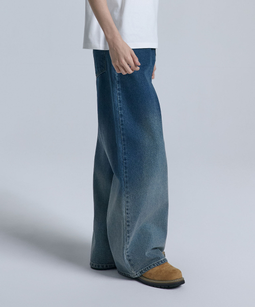フェイドウォッシンググラデーションワイドデニムパンツ（デニムパンツ