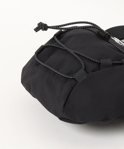 Reebok（リーボック）の「Reebok（リーボック）ナイロン ミニショルダーバッグ ドローコード / メンズ レディース コンパクト サブバッグ（ショルダーバッグ・メンズ・チャコールグレー/グレイッシュベージュ/ブラック・FREE）」の5枚目の写真