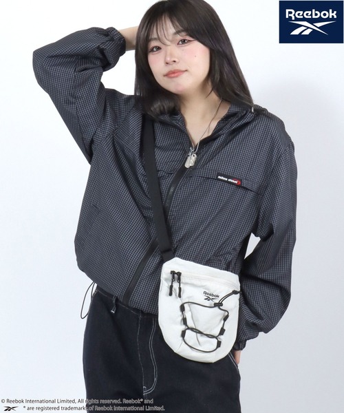 Reebok（リーボック）の「Reebok（リーボック）ナイロン ミニショルダーバッグ ドローコード / メンズ レディース コンパクト サブバッグ（ショルダーバッグ・メンズ・チャコールグレー/グレイッシュベージュ/ブラック・FREE）」の8枚目の写真