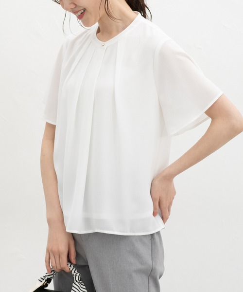 Honeys(ハニーズ)の「【ハニさら・接触冷感】バンドカラーブラウス(シャツ/ブラウス・レディース・ネイビー/モカ/アイボリー/グレイッシュブルー・3L/L/LL/M/S)」の1枚目の写真