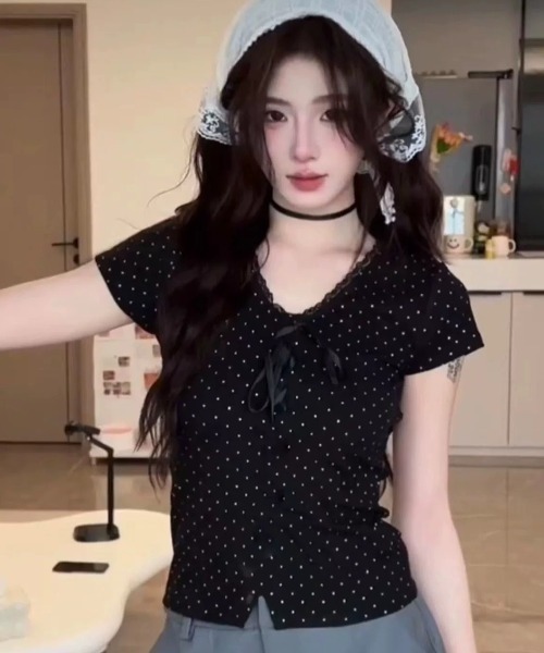 Sibra（シブラ）の「ドット柄レースネックリボンリブトップス（Tシャツ/カットソー・レディース・ブラック/アイボリー・M）」の21枚目の写真