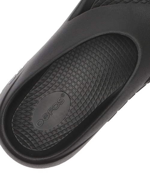 OOFOS（ウーフォス）の「OOriginal PLUS　2001100050261（サンダル・メンズ・ブラック・6/5/4/3/11/10/9/8/7）」の6枚目の写真