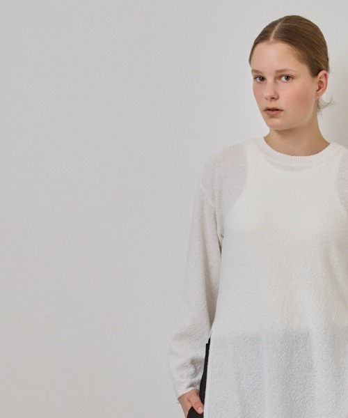 COMMON+HAUS(コモンハウス)の「オープンバック ニットチュニック(ニット/セーター・レディース・ホワイト/イエロー/ブラック・FREE)」の2枚目の写真