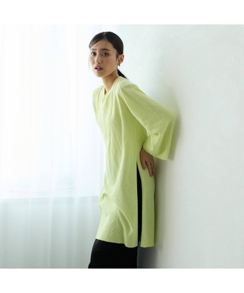 COMMON+HAUS(コモンハウス)の「オープンバック ニットチュニック(ニット/セーター・レディース・ホワイト/イエロー/ブラック・FREE)」の4枚目の写真