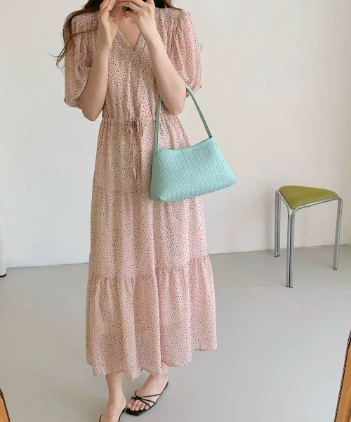 FINEnough（ファインナフ）の「ドット柄Vネックウエストベルト半袖ロングワンピース（ワンピース・レディース・ピンク/ホワイト/ブラック/ベージュ・FREE）」の10枚目の写真