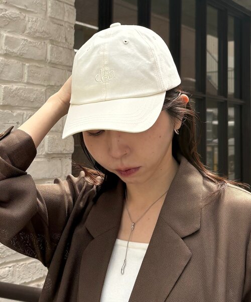 CAPRICIEUX LE'MAGE(カプリシューレマージュ)の「【3色展開】ロゴキャップ(ハット・レディース・ブラウン/ホワイト系その他/チャコールグレー・FREE)」の4枚目の写真