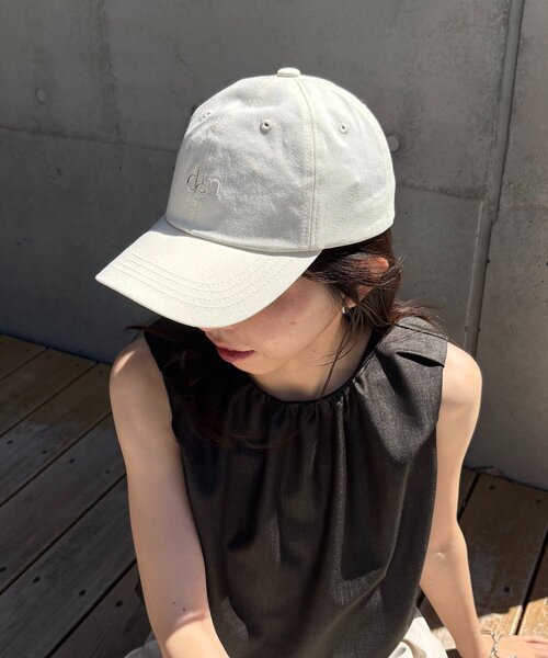 CAPRICIEUX LE'MAGE(カプリシューレマージュ)の「【3色展開】ロゴキャップ(ハット・レディース・ブラウン/ホワイト系その他/チャコールグレー・FREE)」の5枚目の写真