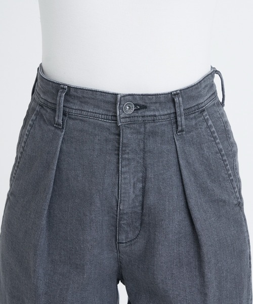 YANUK(ヤヌーク)の「タックパンツ(デニムパンツ・レディース・グレー・M/S/XS)」の11枚目の写真