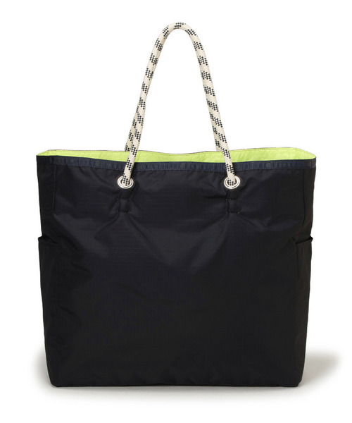 LeSportsac(レスポートサック)の「LARGE 2 WAY TOTE 2ウェイディープシーブルー/ライム(トートバッグ・レディース・ブラック・FREE)」の7枚目の写真