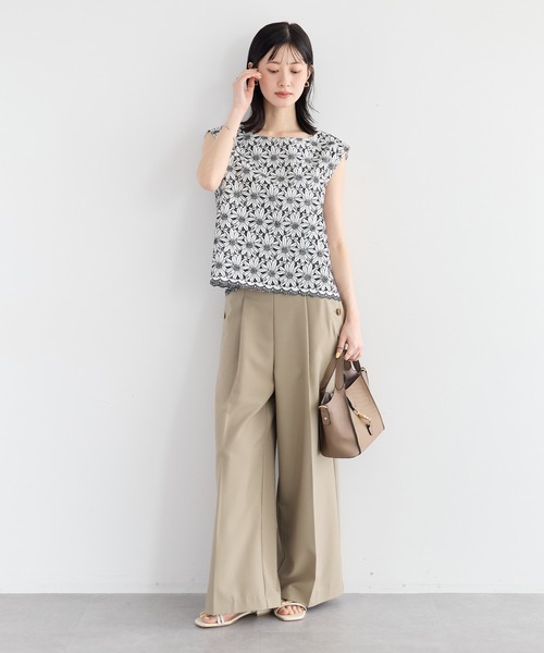 YECCA VECCA(イェッカヴェッカ)の「フラワーレースブラウス【セットアップ対応】(シャツ/ブラウス・レディース・オフホワイト/ネイビー/ライトブルー・FREE)」の12枚目の写真