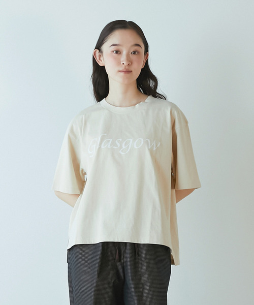 LOGEMENT DE CLAIRE(ロジュモンドクレール)の「【LOURMARIN】ロゴプリントTシャツ(Tシャツ/カットソー・レディース・ライトグレー/ブラウン/ベージュ・FREE)」の1枚目の写真