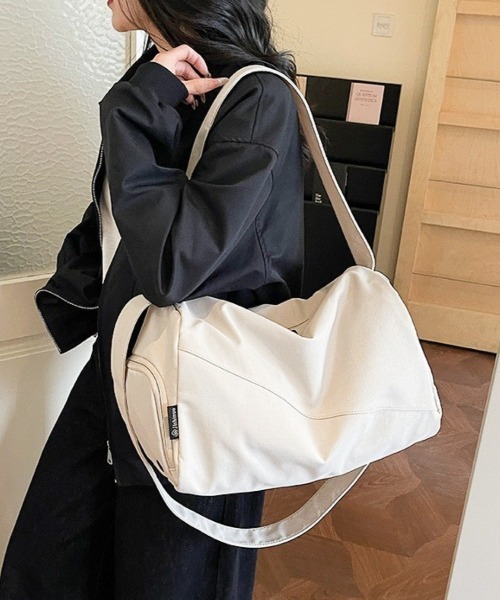 lit.Cy（リットシー）の「ドラムトラベルショルダーバッグ（ボストンバッグ・レディース・ネイビー/レッド/ライム/オフホワイト/ブラック・FREE）」の13枚目の写真