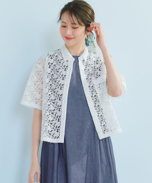 23区 S(ニジュウサンクチイサイサイズ)の「ラッセルレース レギュラーカラー シャツ(シャツ/ブラウス・レディース・ブラック系/ホワイト系・32)」の1枚目の写真