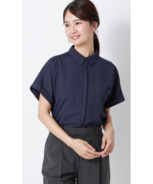 AOYAMA（アオヤマ）の「冷感シャツカラーブラウス【涼】【半袖】（シャツ/ブラウス・レディース・ネイビー/サックスブルー/ブラック/ベージュ/ブラウン/ホワイト・LL/L/M/S）」の5枚目の写真