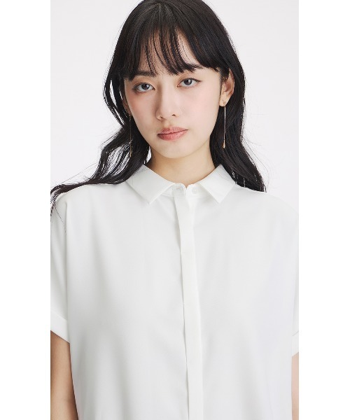 AOYAMA（アオヤマ）の「冷感シャツカラーブラウス【涼】【半袖】（シャツ/ブラウス・レディース・ネイビー/サックスブルー/ブラック/ベージュ/ブラウン/ホワイト・LL/L/M/S）」の9枚目の写真