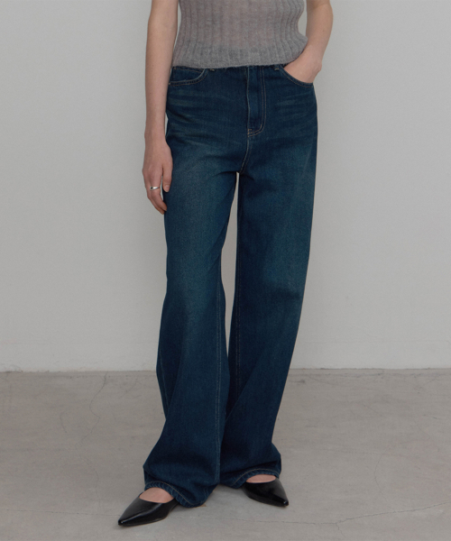 THEMARGOT(ザマルゴット)の「ライトリウォッシュドデニムパンツ_dark blue(デニムパンツ・レディース・その他・SMALL/MEDIUM/LARGE)」の1枚目の写真