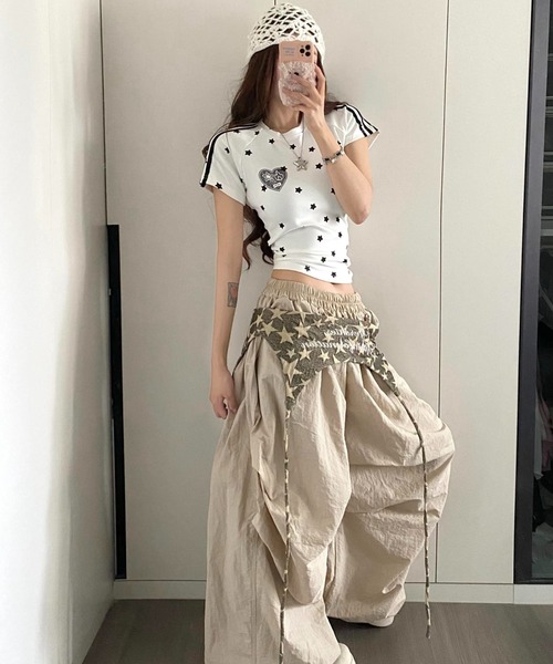 Sibra(シブラ)の「スカーフレイヤードデザイン バルーンワイドパンツ(カーゴパンツ・レディース・ベージュ・M)」の4枚目の写真