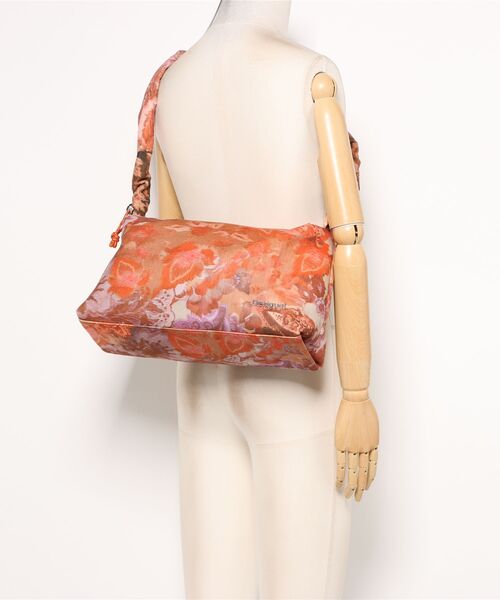 Desigual(デシグアル)の「Floral-Print Shirred Handle Bag/フラワープリントシャーリングハンドルバッグ(ハンドバッグ・レディース・オレンジ・FREE)」の7枚目の写真