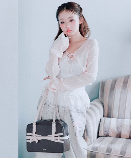 OLIVE des OLIVE(オリーブデオリーブ)の「ぺプラムキャミ+シアカーデセット(Tシャツ/カットソー・レディース・ピンク/ブラック/サックスブルー/オフホワイト・FREE)」の4枚目の写真