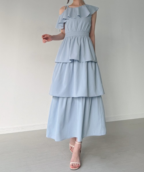 junoah（ジュノア）の「ワンショルティアードワンピース【一部ペチスカートSET】（ワンピース・レディース・アイボリー/ライトブルー/ブラック・MEDIUM/SMALL/LARGE）」の3枚目の写真