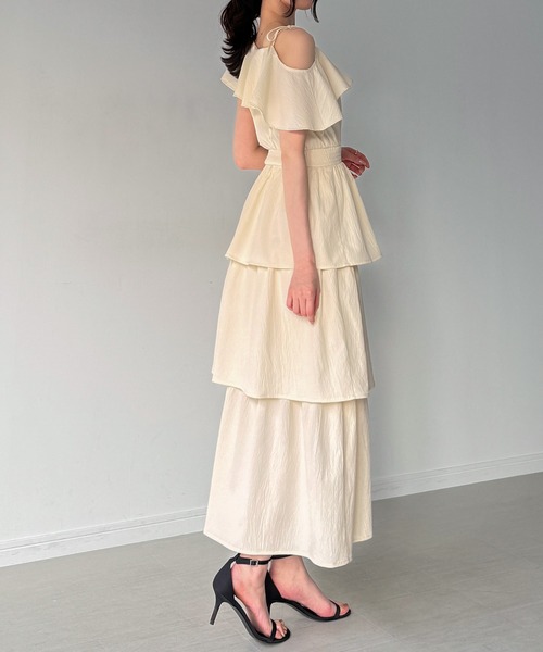 junoah（ジュノア）の「ワンショルティアードワンピース【一部ペチスカートSET】（ワンピース・レディース・アイボリー/ライトブルー/ブラック・MEDIUM/SMALL/LARGE）」の6枚目の写真