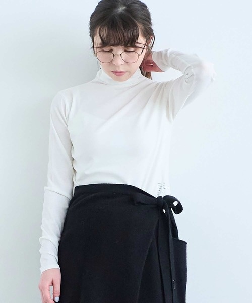 I am I in fact...(アイアムアイインファクト)の「TOLALA HI-NECK(Tシャツ/カットソー・レディース・ホワイト/ブラック/ブルー・FREE)」の4枚目の写真