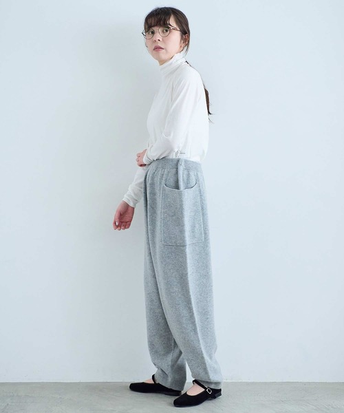 I am I in fact...(アイアムアイインファクト)の「TOLALA HI-NECK(Tシャツ/カットソー・レディース・ホワイト/ブラック/ブルー・FREE)」の8枚目の写真