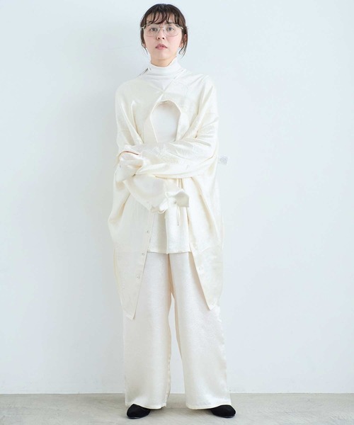I am I in fact...(アイアムアイインファクト)の「TOLALA HI-NECK(Tシャツ/カットソー・レディース・ホワイト/ブラック/ブルー・FREE)」の15枚目の写真