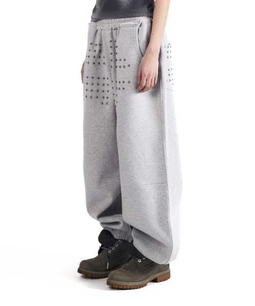AAKAM(アーカム)の「Go-Cross Studded Sweatpants (Gray)(スウェットパンツ・レディース・その他・2/1)」の6枚目の写真