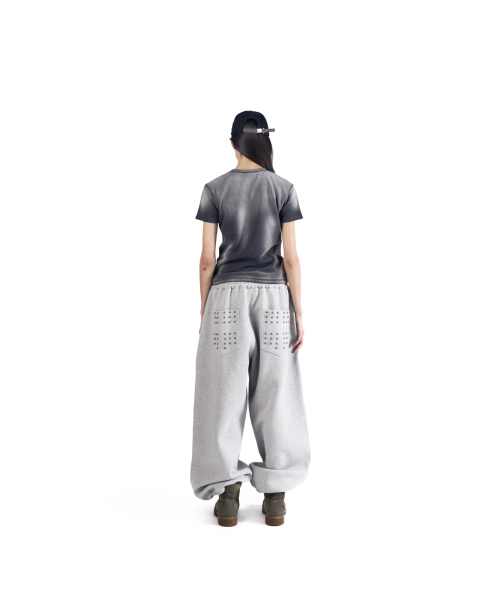 AAKAM(アーカム)の「Go-Cross Studded Sweatpants (Gray)(スウェットパンツ・レディース・その他・2/1)」の10枚目の写真