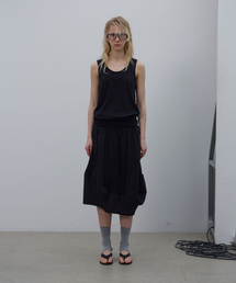 SHAPED HEM TANK TOP (BLACK)