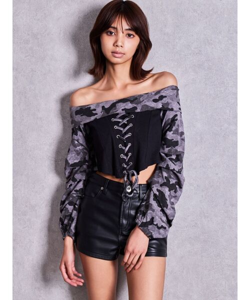 GYDA（ジェイダ）の「camouflageレースアップトップス（Tシャツ/カットソー・レディース・カーキ/ブラック・FREE）」の4枚目の写真