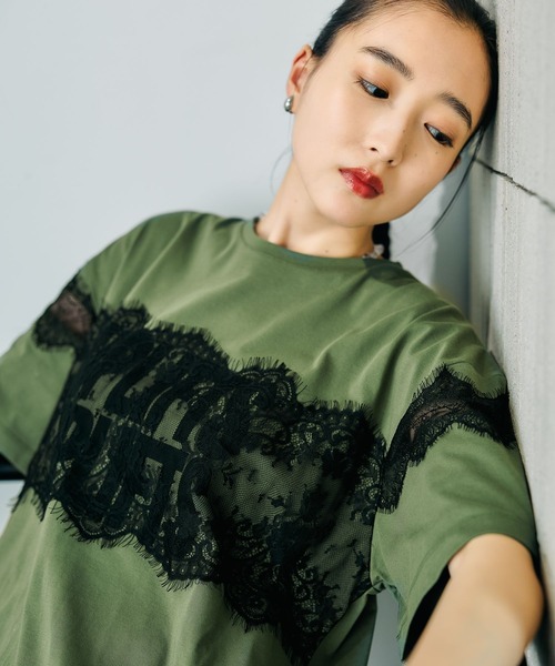 LEPSIM（レプシィム）の「ロゴレースT　816575（Tシャツ/カットソー・レディース・オフホワイト/チャコールグレー/パープル/グリーン・FREE）」の3枚目の写真