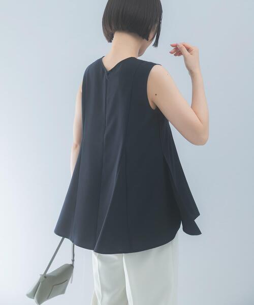 URBAN RESEARCH ROSSO WOMEN(アーバンリサーチ ロッソ)の「クールタッチ吸水速乾フレアブラウス(シャツ/ブラウス・レディース・イエロー系その他/アイボリー/ネイビー・FREE)」の17枚目の写真